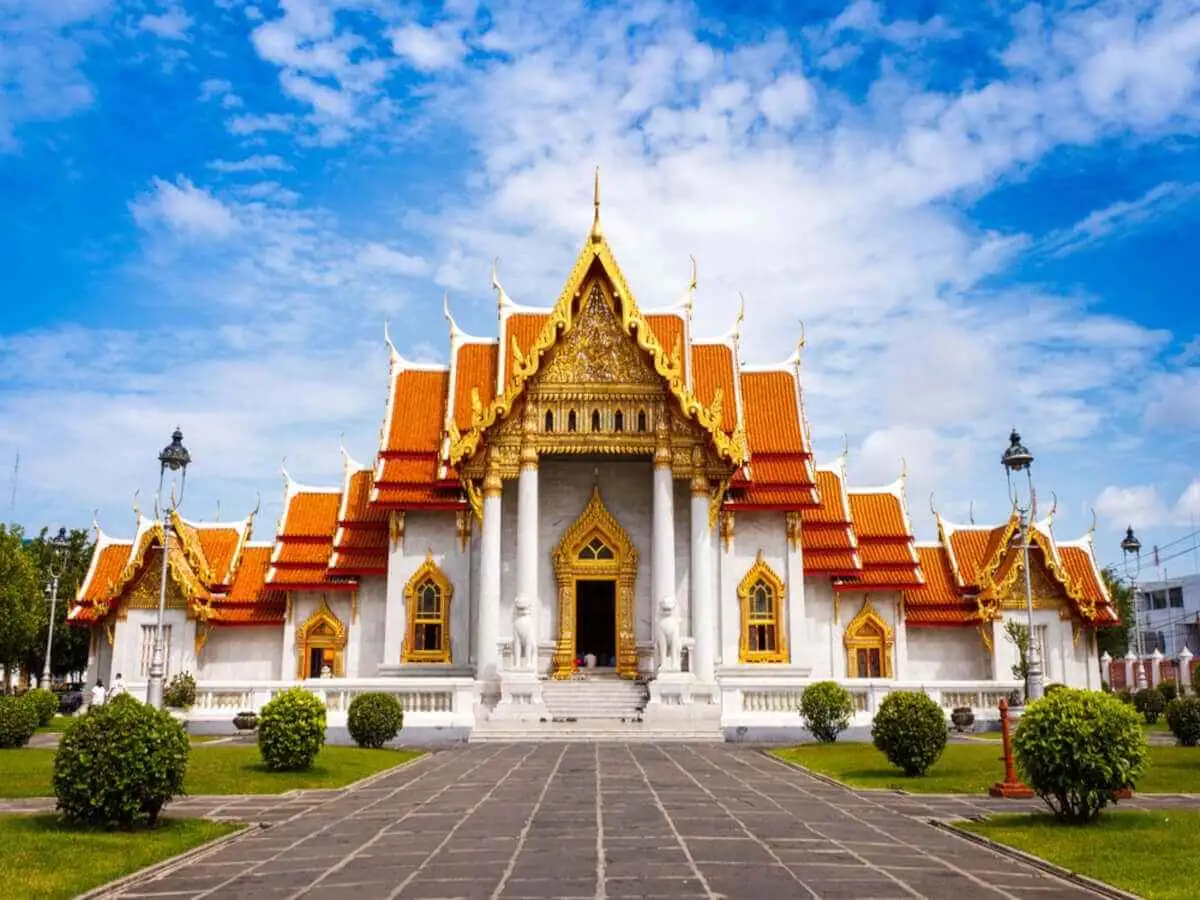 Wat Benjamabhopit (The Marble Temple)